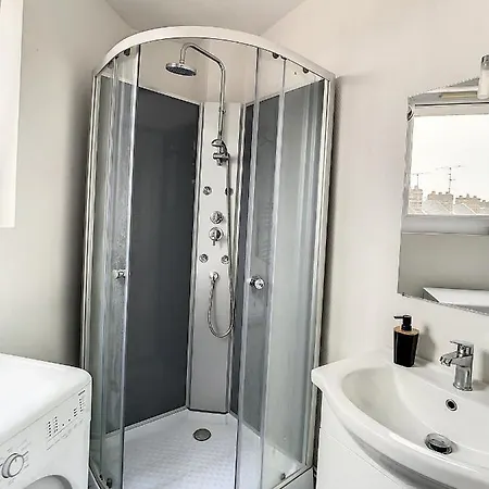 Appart Centre Ville Tout Confort 4pers Gare Wifi Apartment *